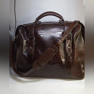 Sophisticated Brown Crocodile-Embossed Travel Bag
